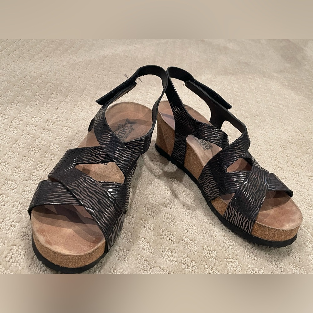 Mephisto Lyla Sandals  38 EUC - Picture 7 of 15